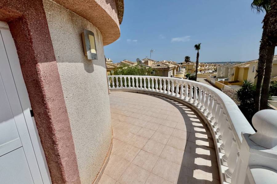 Reventa - Villa - Ciudad Quesada - Lo Pepin