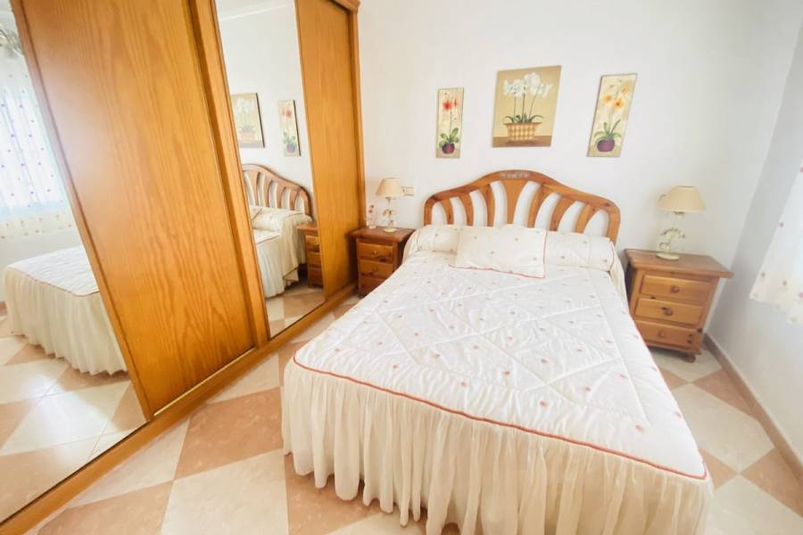 Resale - Finca - Algorfa