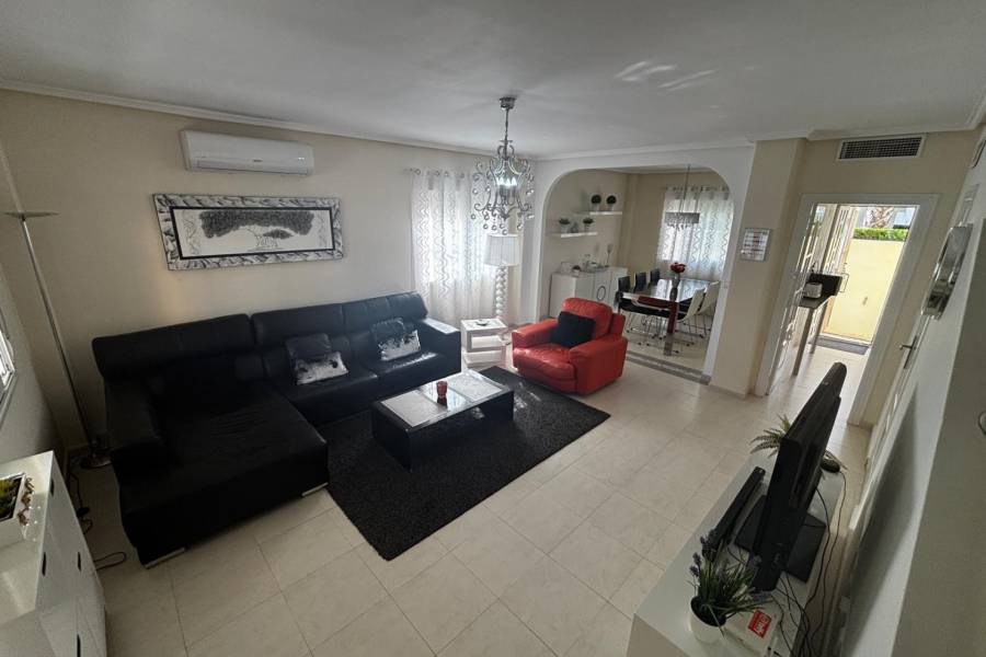 Resale - Townhouse - Ciudad Quesada