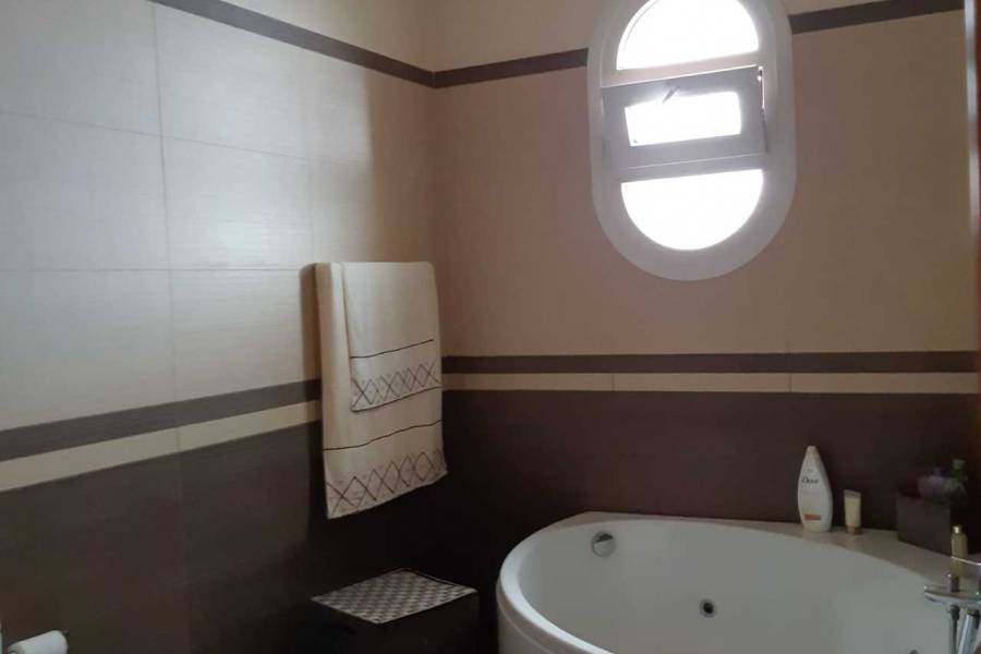 Resale - Villa - Funchal