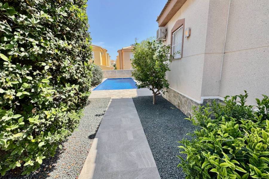 Reventa - Villa - Ciudad Quesada - Lo Pepin