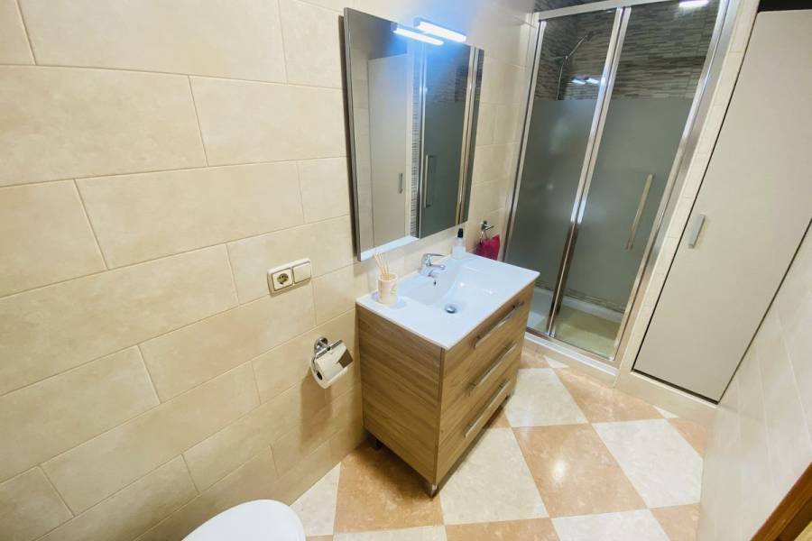 Resale - Finca - Algorfa