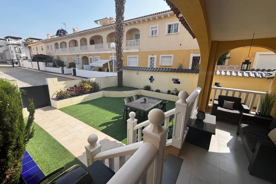 Resale - Townhouse - Ciudad Quesada