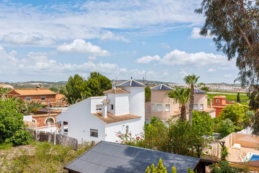 Resale - Villa - Jacarilla