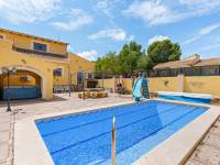 Resale - Villa - Jacarilla