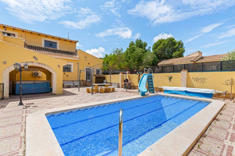 Resale - Villa - Jacarilla