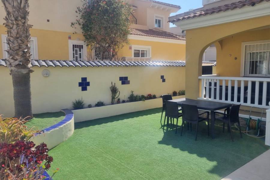 Resale - Townhouse - Ciudad Quesada