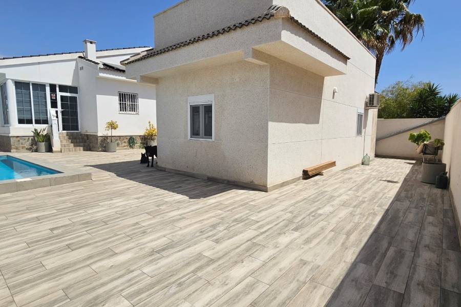 Reventa - Villa - Ciudad Quesada - Lo Pepin