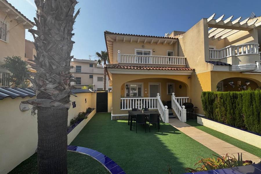 Resale - Townhouse - Ciudad Quesada
